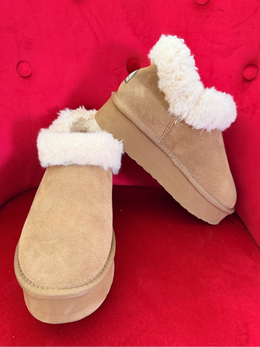 BearPaw Women's Tan Suede Shearling-Lined Slipper Clog US 7M